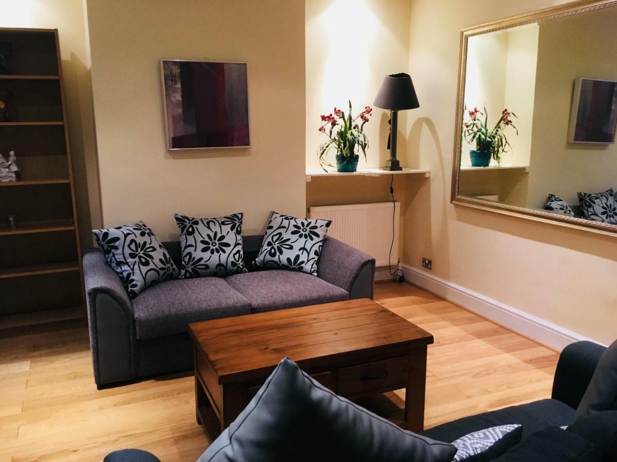 Large 2 Bedroom 2 Bathroom Apartment In Westminster Лондон Екстериор снимка